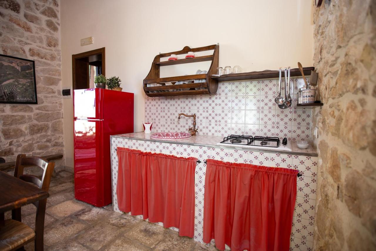 Homidoo Carrubo Apartment ซานตาโกรเชกาเมรีนา ภายนอก รูปภาพ